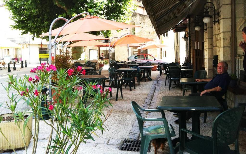 סווילאק Auberge Du Puits מראה חיצוני תמונה